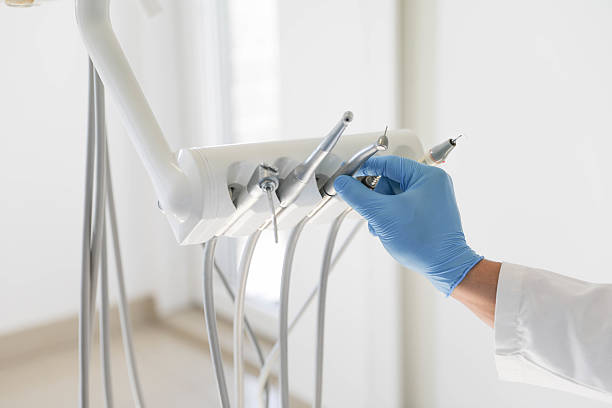 24/7 Emergency Wisdom Tooth Removal experts in Village Green, NY